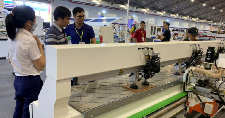 Ngành đồ gỗ được dự báo sẽ tiếp tục gia tăng xuất khẩu vào Mỹ. Ảnh: L.H