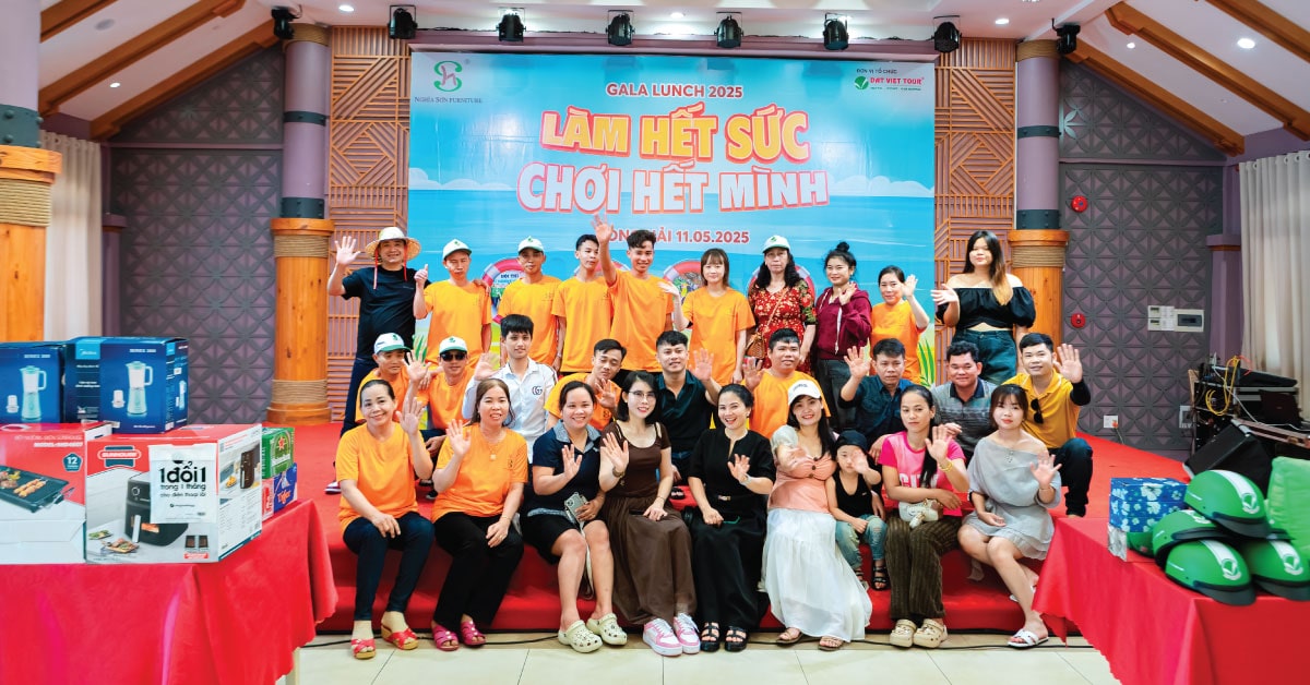 Evening programme and prize giving at the Nghia Son Long Hai trip 2025