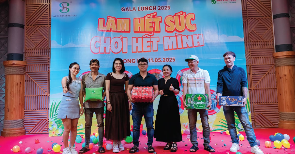 Shared meal and colleagues together on the Nghia Son Long Hai trip 2025