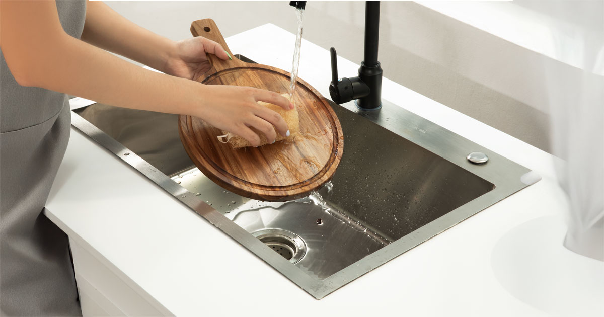 Atherith Wooden Round Chopping Board