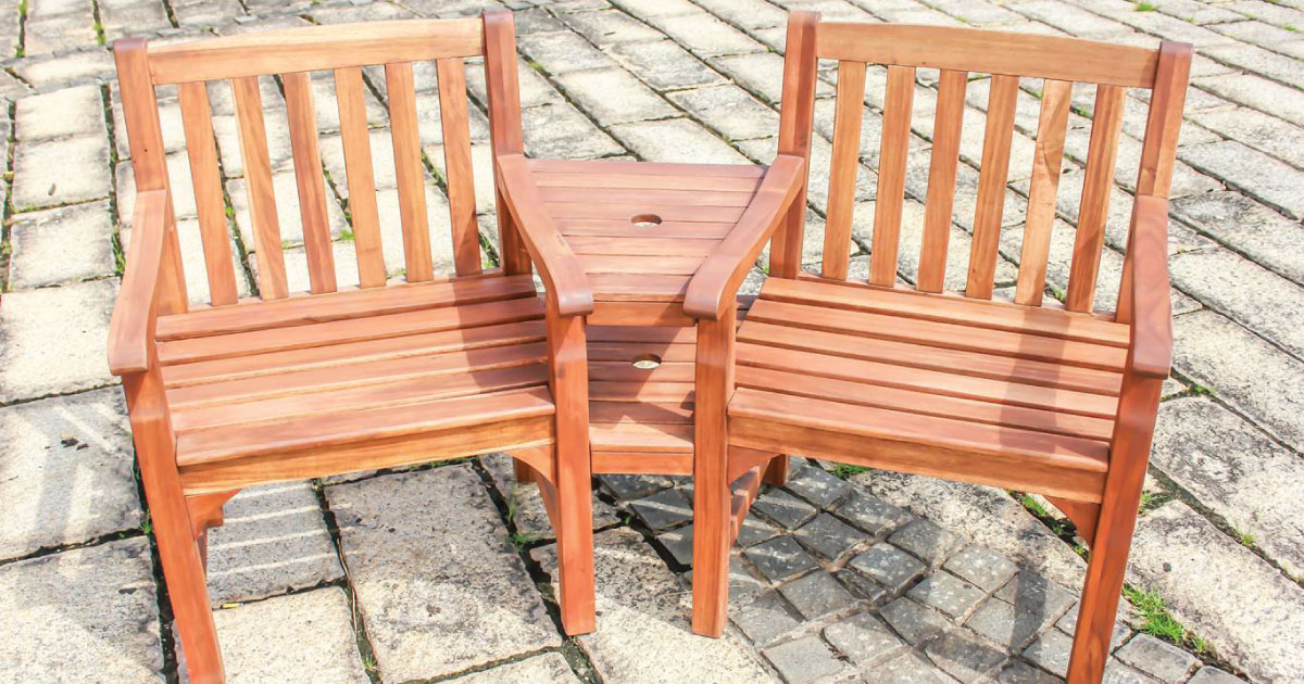 Warwick Loveseat
