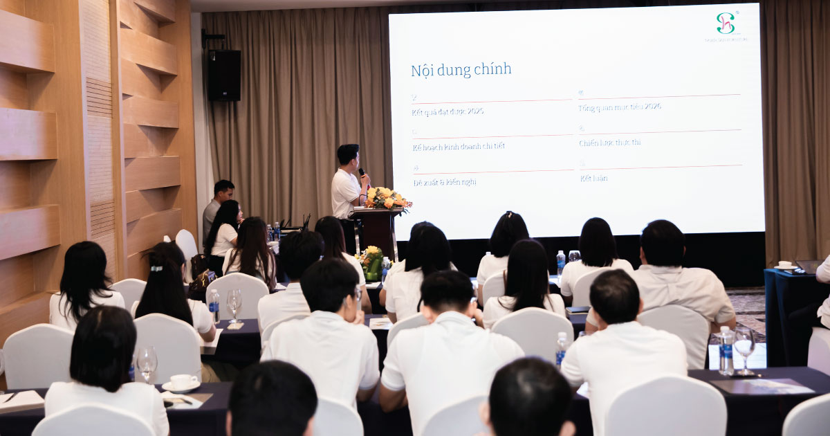 Building a professional workforce for direct-to-consumer furniture export operations