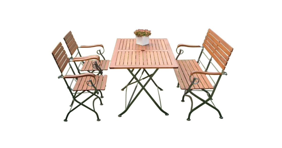 King set combines iron and wood frame