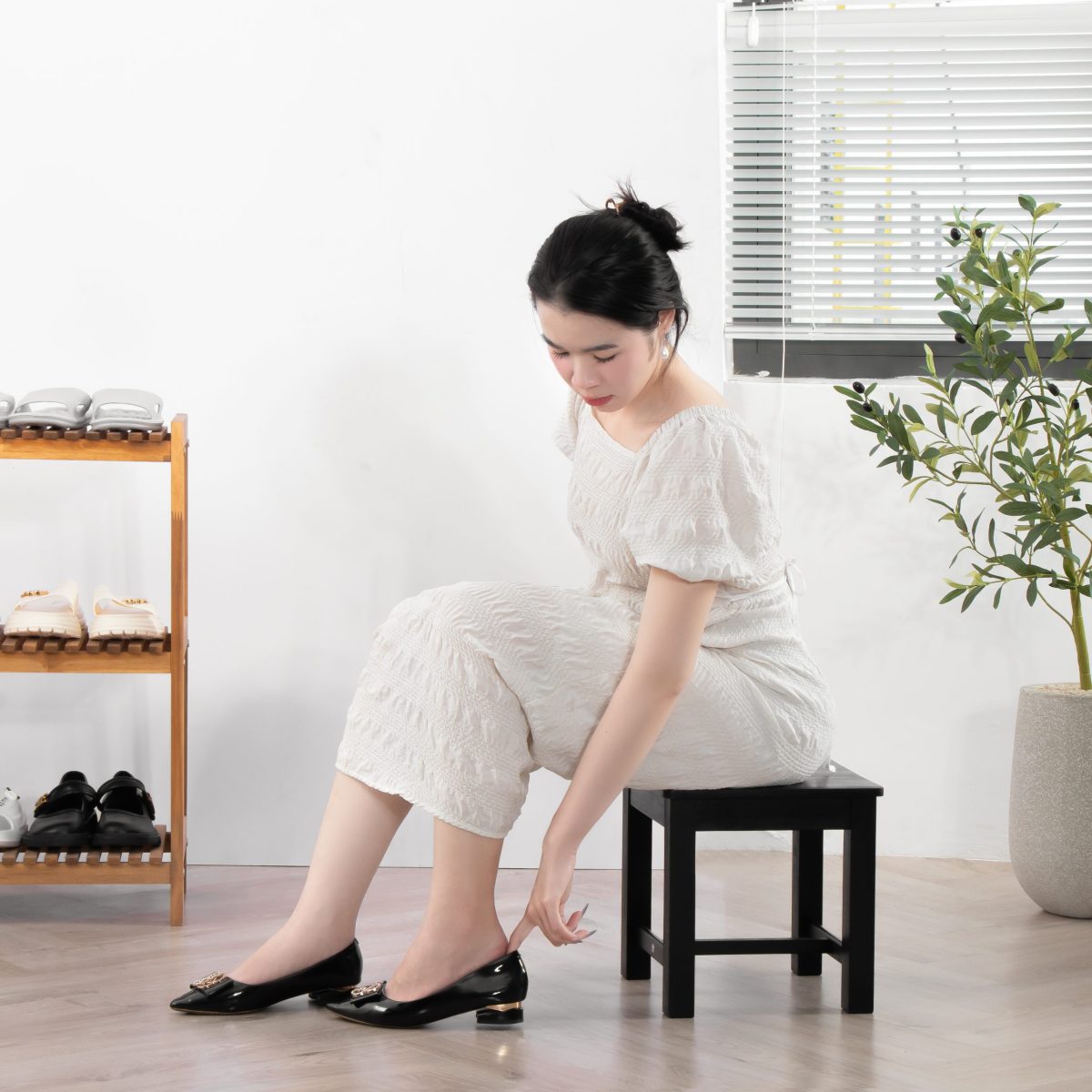 Low stool black ELC805 17 scaled