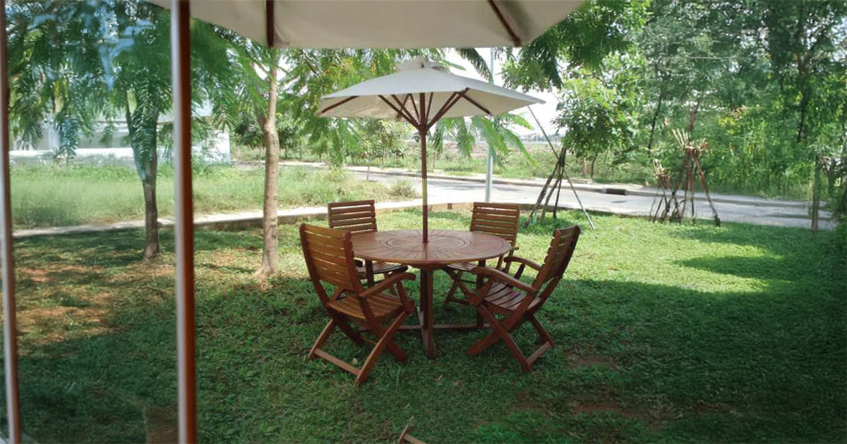 Sunny Set with Lazy Susan 1 Sunny Set with Lazy Susan