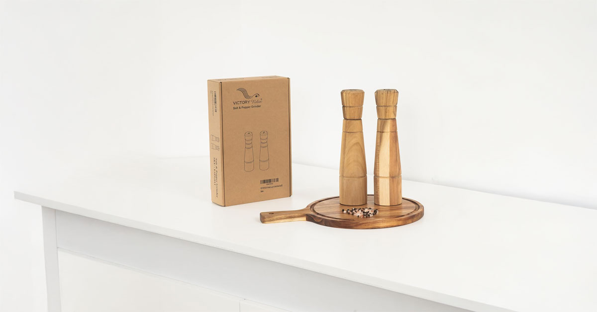 Wooden Salt and Pepper Grinder Set with Adjustable Coarseness 3 Wooden Salt and Pepper Grinder Set with Adjustable Coarseness