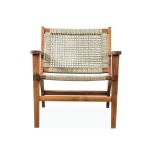 Classic Wicker Accent Chair – Timeless Handwoven Comfort for Indoor and Outdoor Spaces