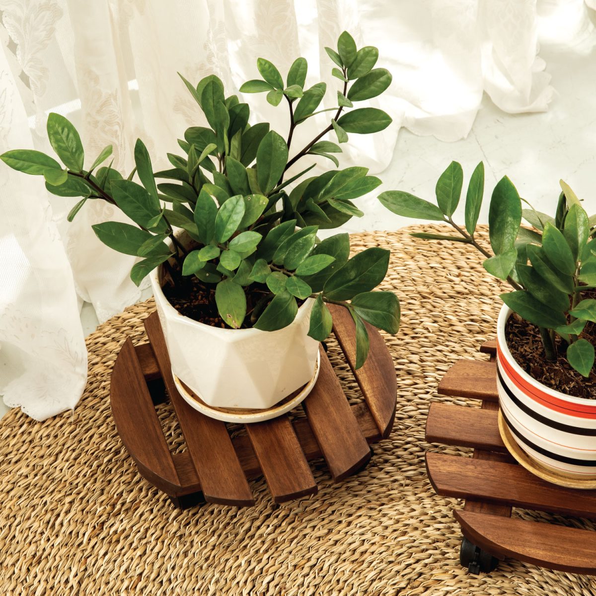 Square Caddy – Stylish and Functional Wooden Organizer for Every Space